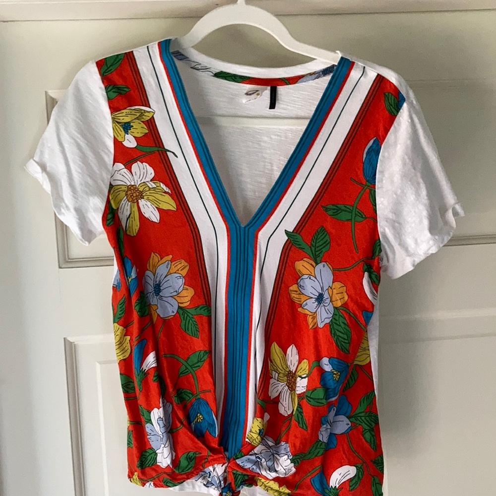 Anthropologie floral front t-shirt. Size medium